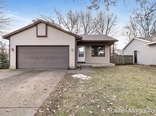 152 Garland St SE, Kentwood, MI 49548