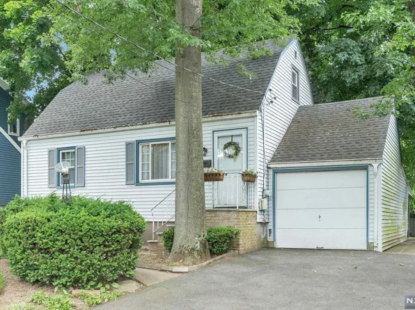 96 Romano Dr, Dumont, NJ 07628