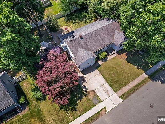 5th image of 559 Herrmann Ave