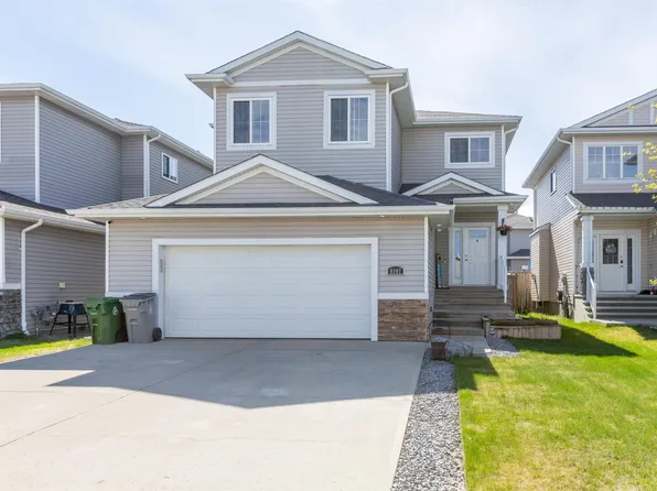 8907 97a Ave, Morinville, AB T8R 2N6