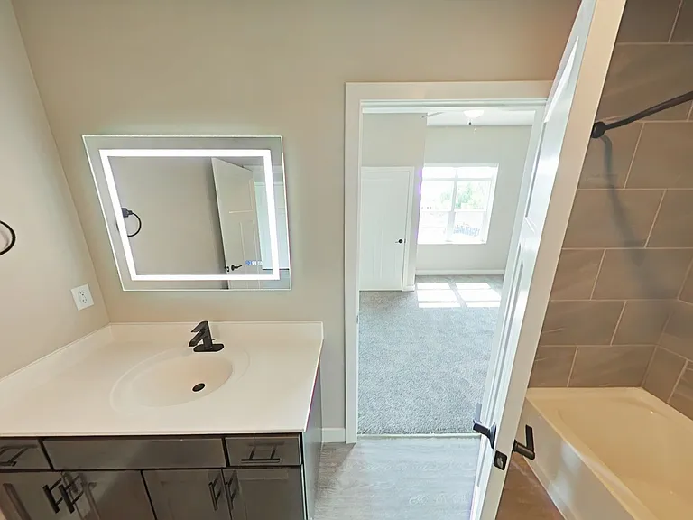 Beaverbrook Apartments — Photo 102