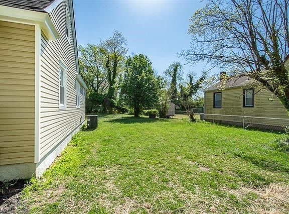 4th image of 3717 Benton Ave