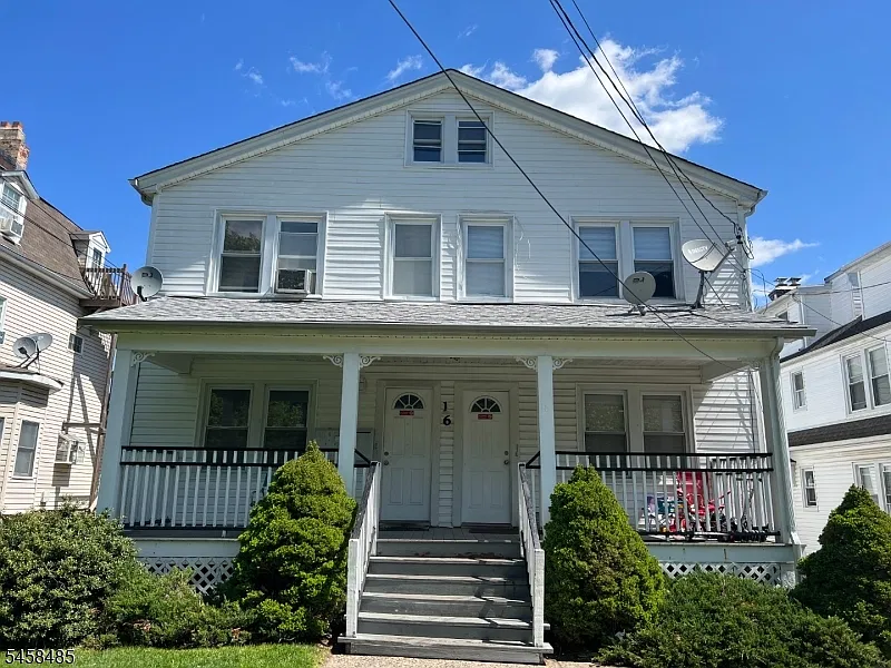 2 bed, 1.0 bath, $2,400 — Photo 1