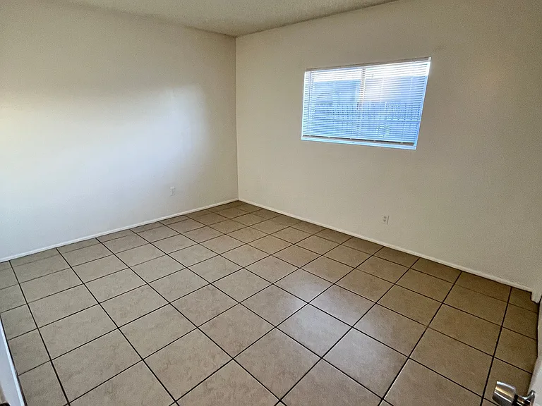 1501 E Fort Lowell Rd #F — Photo 7
