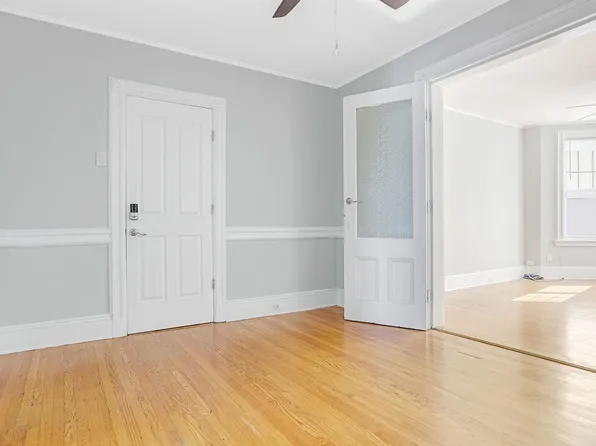 128 Oak Street image 13 of 20