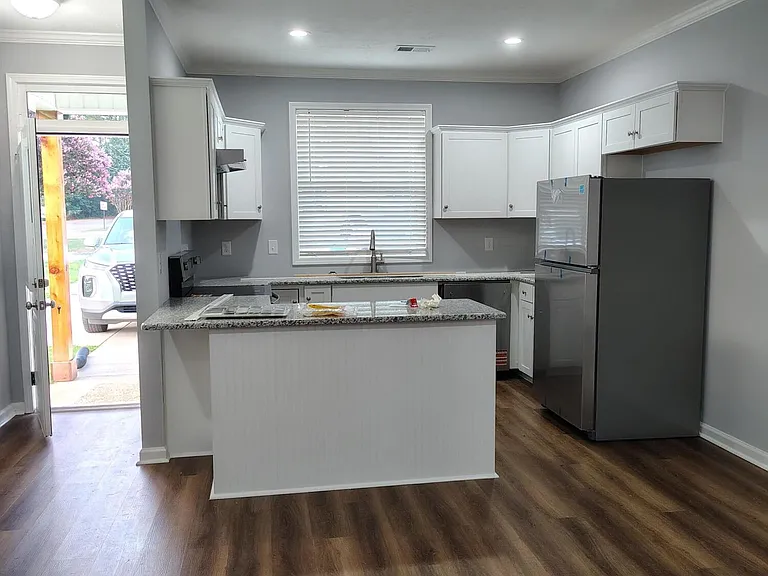 1061 Pinecrest Ave NW #A — Photo 5