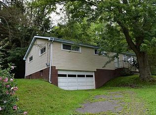 85 McMichael Rd, Carnegie, PA 15106