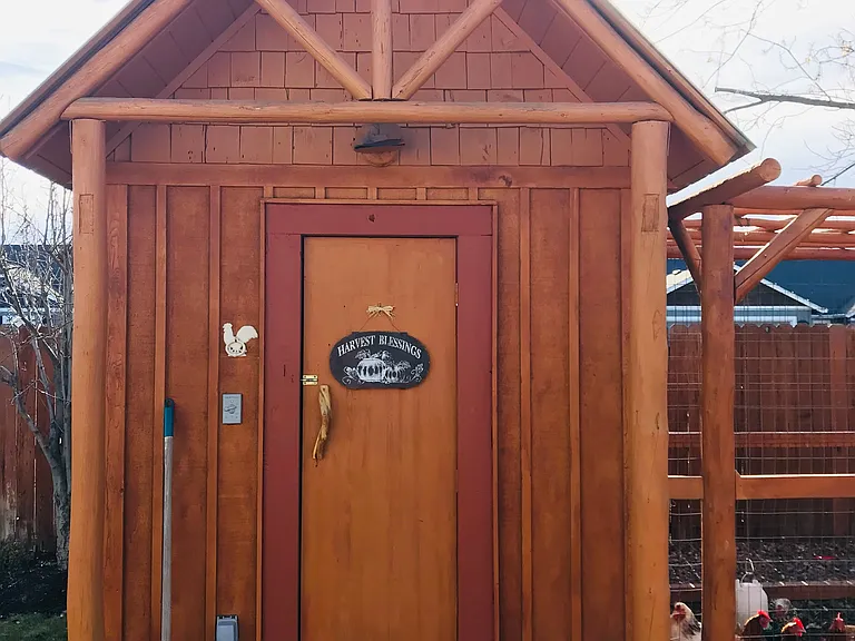 936 NW Spruce Tree Pl — Photo 8