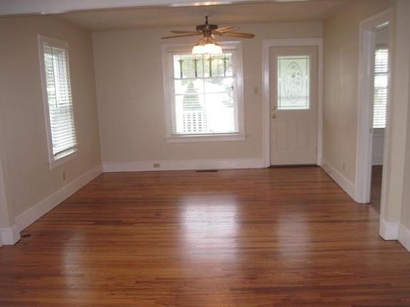 5th image of 1128 Hoyt Ave