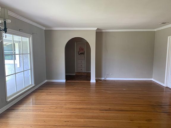 5th image of 5136 Myrtus Ave