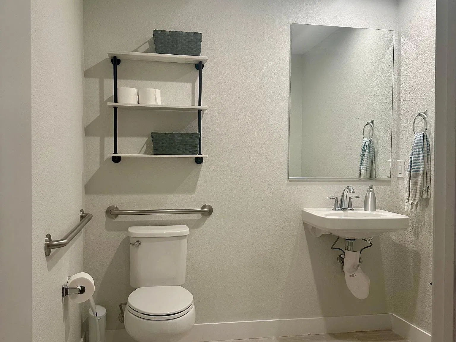 3 bed, 2214 sqft, $3,850 — Photo 4