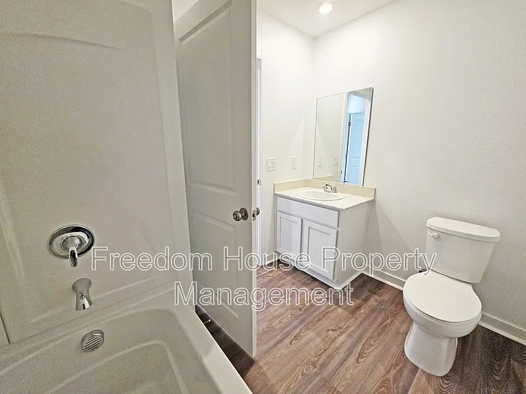 663 E Huyana Wind Dr — Photo 14