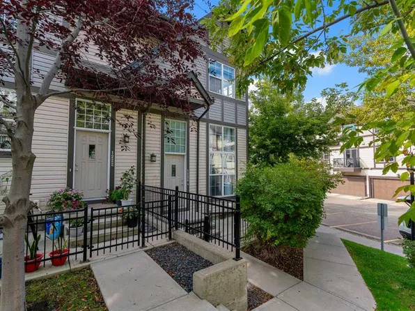 1226 E Cranford Ct SE, Calgary, AB T3M 0W2