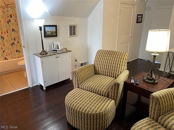 5th image of 17639 Cannon Ave