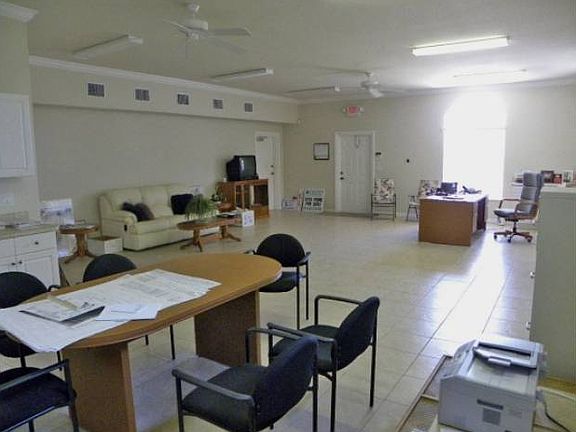 5th image of 425 NE 3rd Ave Ste 2