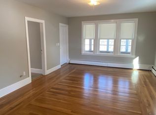 9 Elizabeth St, Uxbridge, MA 01569