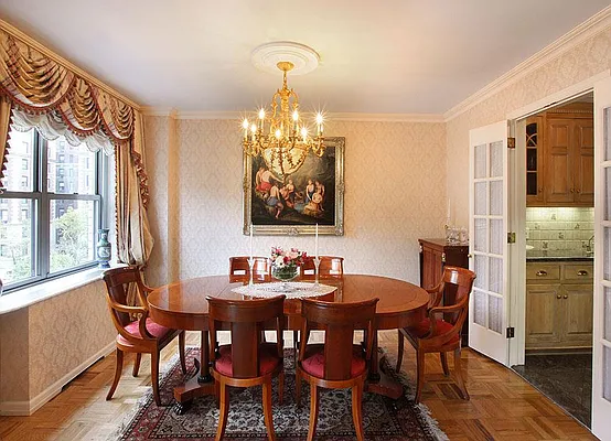 Sold by Warburg | media 3