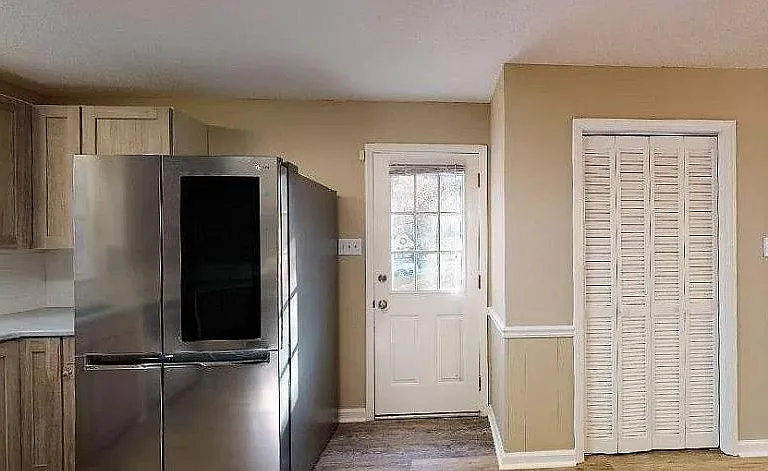 421 Constitution Dr — Photo 11