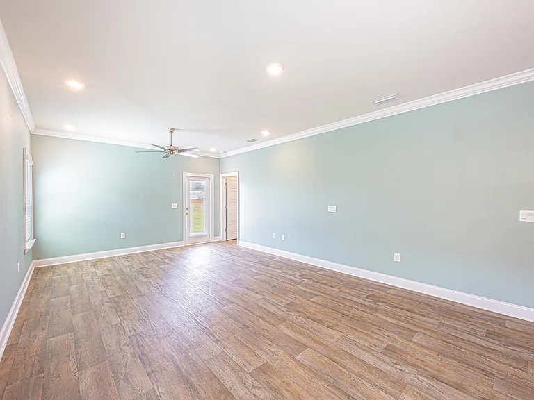 32667 Revere Dr — Photo 7