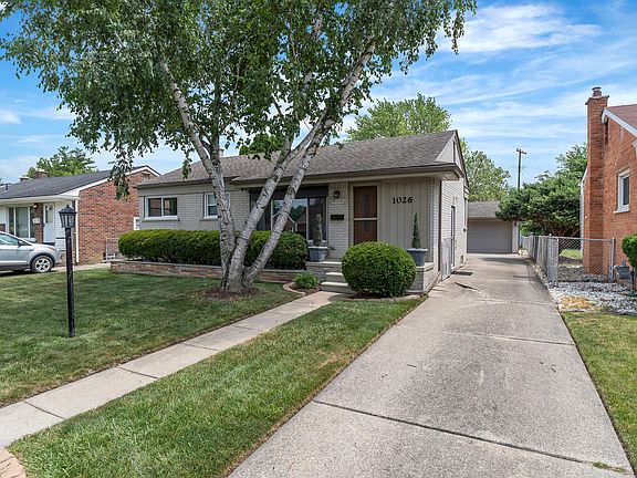 2nd image of 1026 Cardwell St