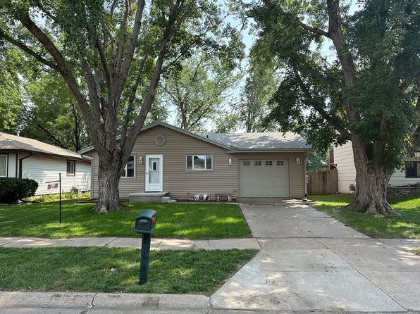 1239 W Jean Ave