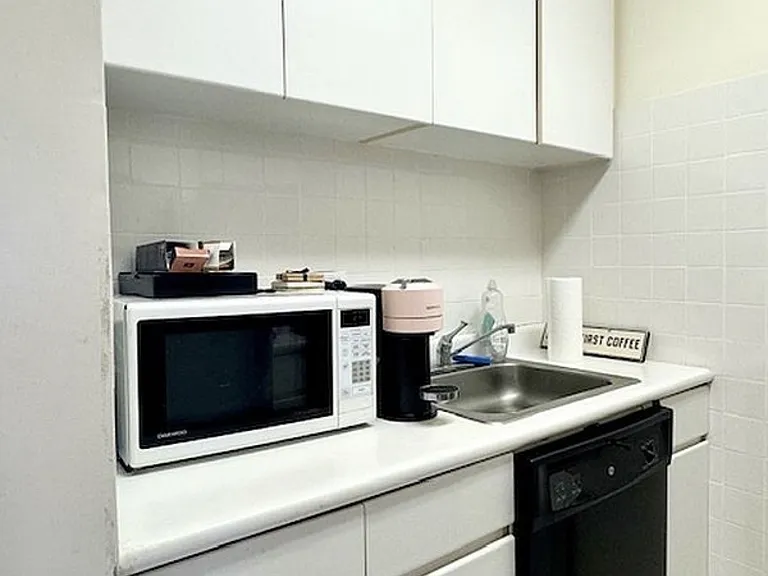 235 E 40th St #39I — Photo 5