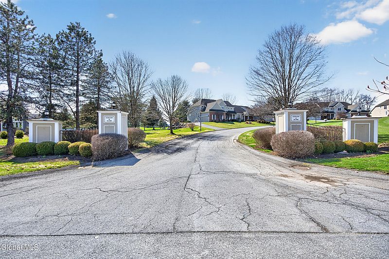 2nd image of 15 Overlook Drive