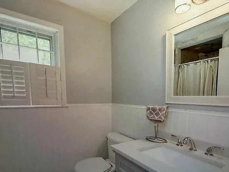 422 Sinclair St — Photo 12