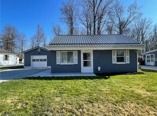 5172 University Dr, Geneva, OH 44041