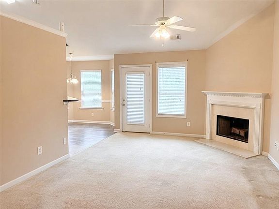 3rd image of 126 Hampton Dr