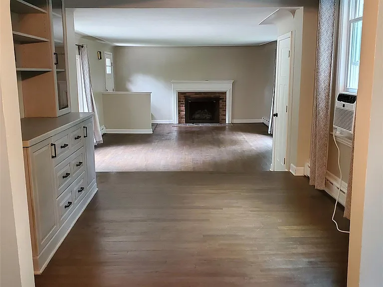 249 W Buell Rd E — Photo 21