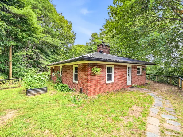 10 Hillcrest Road, Livermore Falls, ME 04254