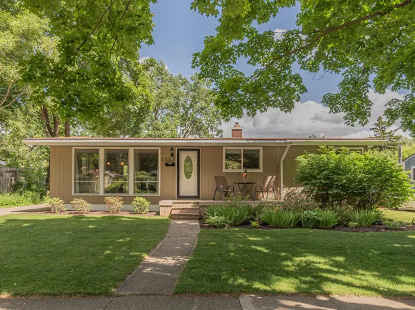 2707 Radcliffe Ave, Ann Arbor, MI 48104