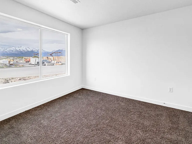 1073 E Waterway Ln — Photo 13