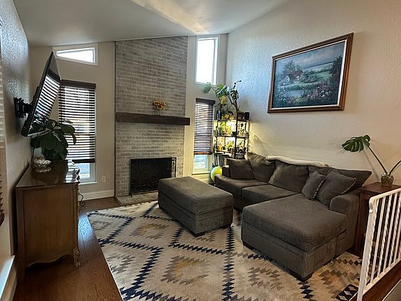 2nd image of 398 Cypress St