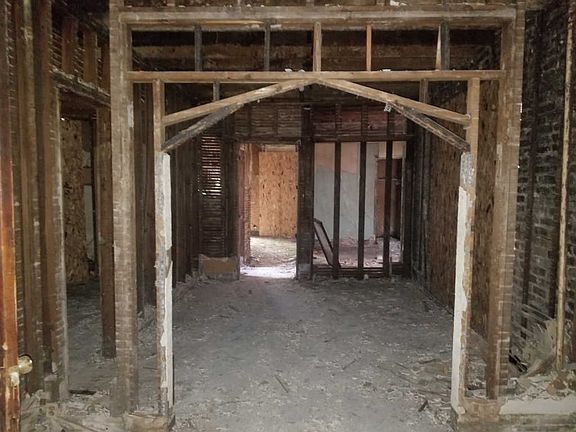 2nd image of 1649 S St Louis Ave