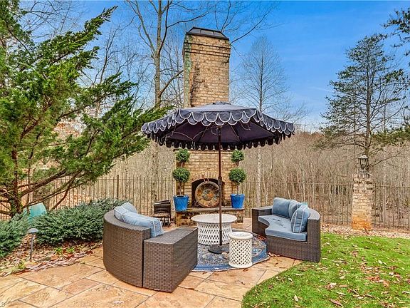 5th image of 6353 Poplar Forest Dr