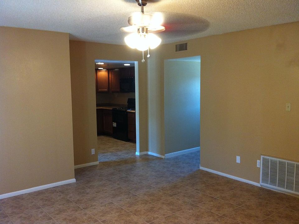 1st image of 245 W 10th Pl