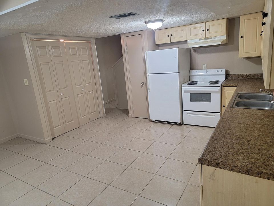 1st image of 7136 Barrington Ct