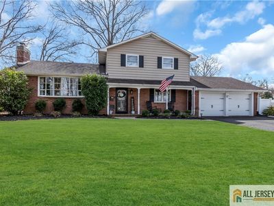 110 Oak Dr, Middlesex, NJ, 08846