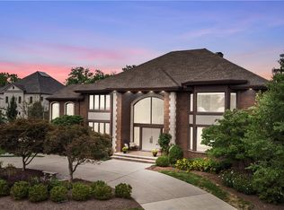 2510 Blossom Ln, Beachwood, OH 44122