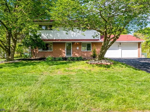 14 Woodbine Rd, South Brunswick Twp., NJ 08824