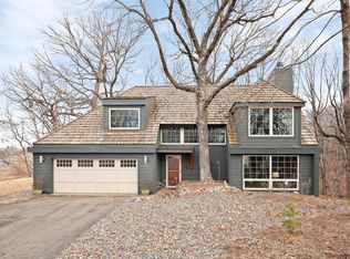 1960 Trillium Ct, Victoria, MN 55386