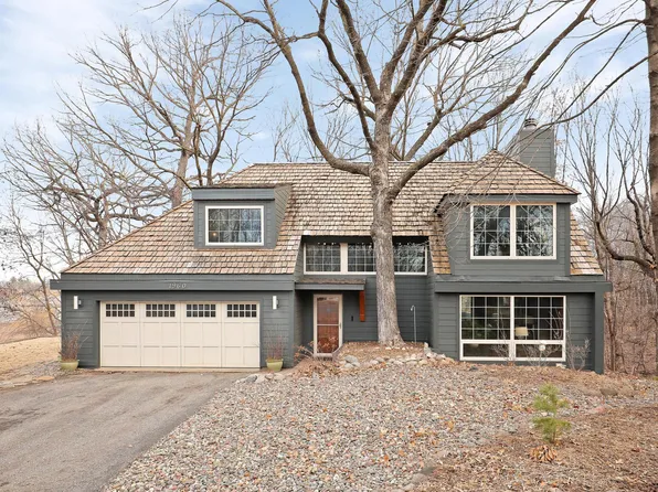 1960 Trillium Ct, Victoria, MN 55386
