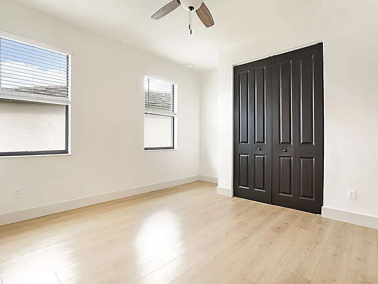 6151 Yerba Buena Ct — Photo 32
