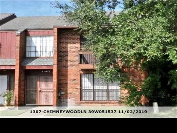 1307 Chimney Wood Ln, New Orleans, LA 70126