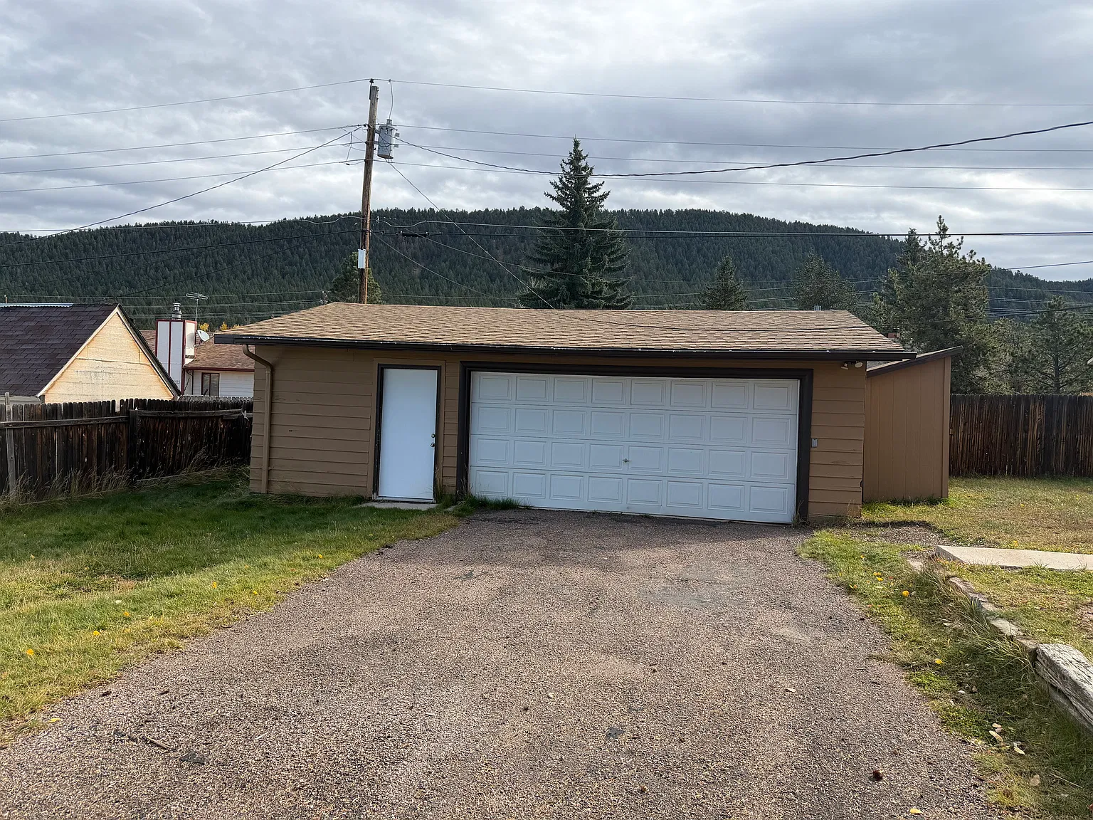 919 N Fullview St — Photo 2