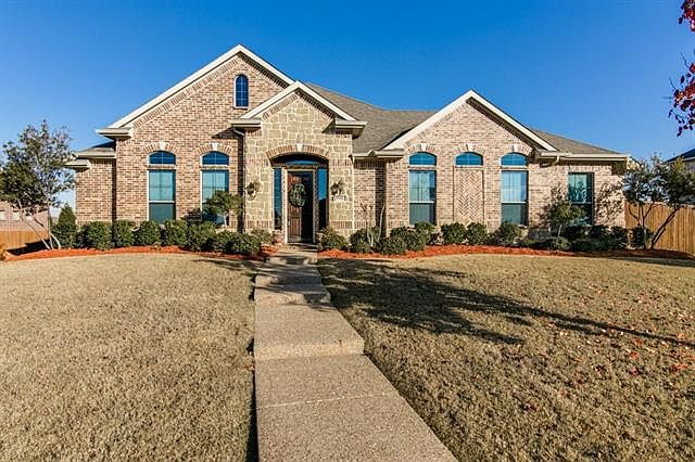 1st image of 395 Redstone Dr