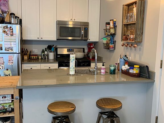 5th image of 1013 N Marshfield Ave #2F