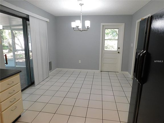 5th image of 11543 North St